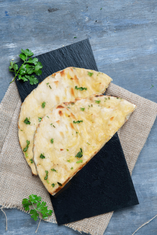 tawabil indian cuisine , Garlic Naan